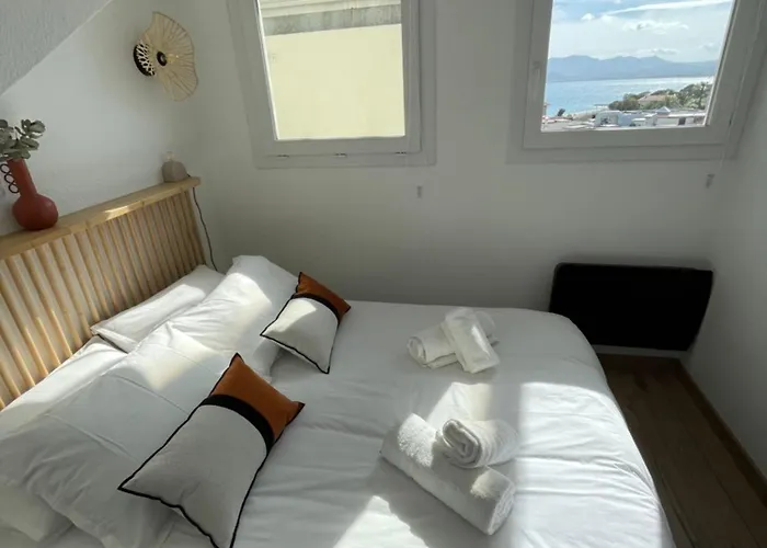 Duplex En Bord De Mer Avec Piscine Et Parking