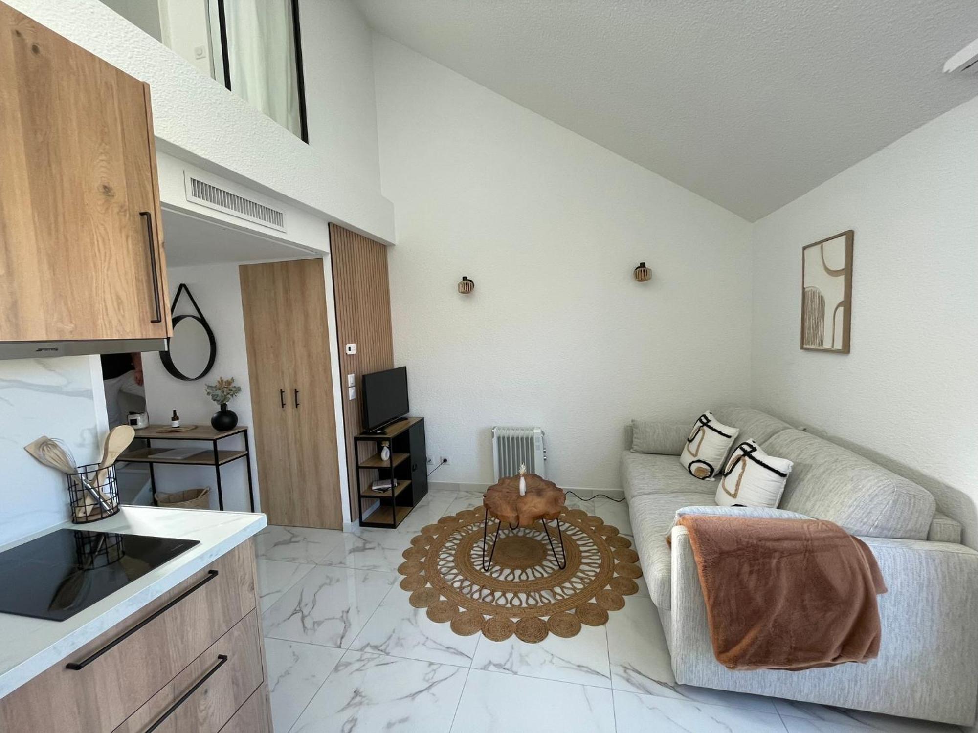 Appartement Duplex En Bord De Avec Piscine Et Parking Cannes