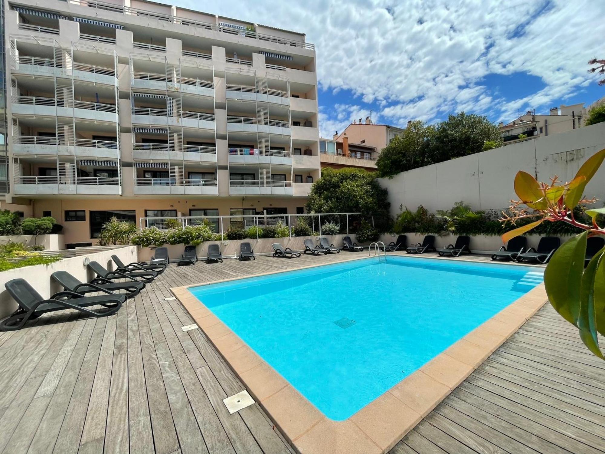 Duplex En Bord De Avec Piscine Et Parking Appartement *
